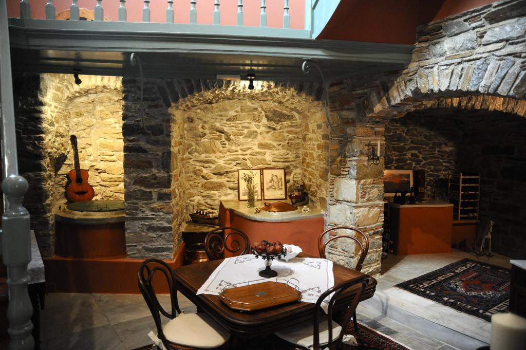 Hotel Arhontiko Ermoupolis Habitación foto